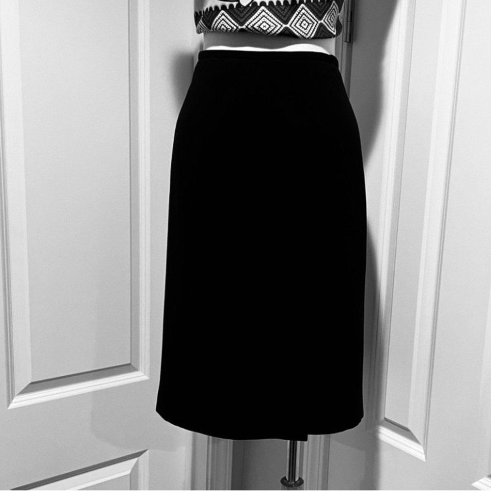 Vintage Black Tahari Skirt Front Walking Slit .  Fully Lined women’s sz 12